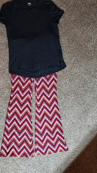 No Boundaries Lounge Pants - Picture 4 of 4